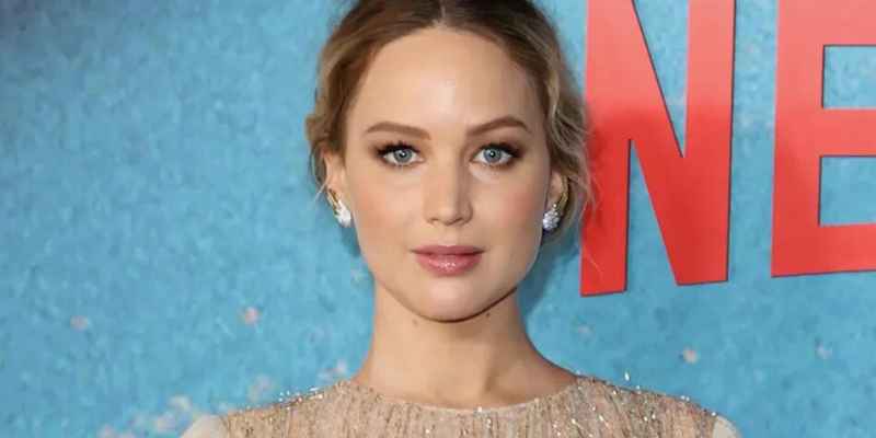 Jennifer Lawrence Mum Of One, Looks Stunning Even In Casual Outfit
