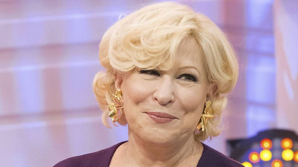 Bette Midler Says Her Tweet Didn't Intend To Be'Transphobic'