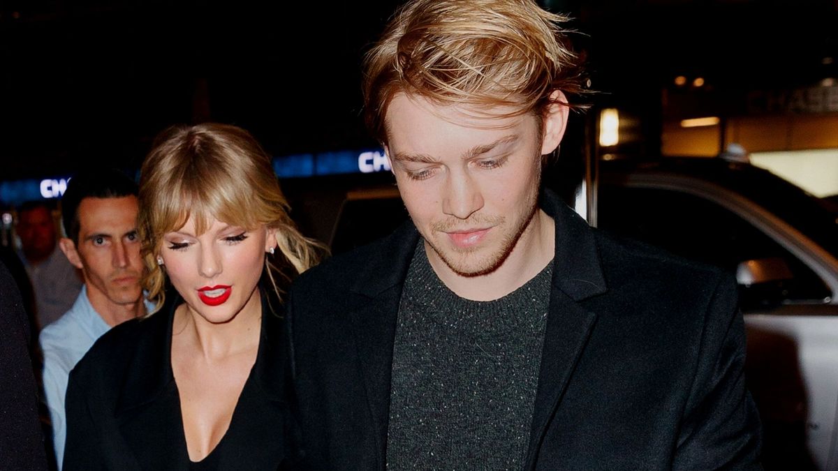 Taylor Swift's Fiancé Joe Alwyn, Family, Net Worth, And More