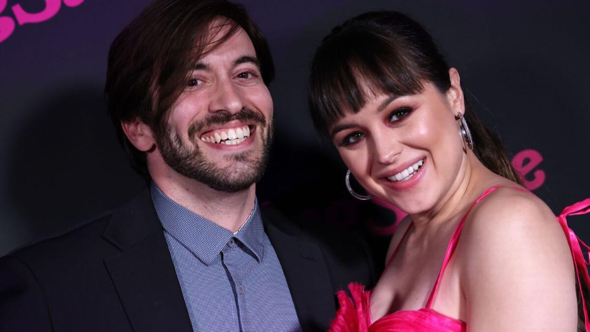 The 'Goldbergs' Star Hayley Orrantia Got Engaged To Long-Term Boyfriend Greg Furman