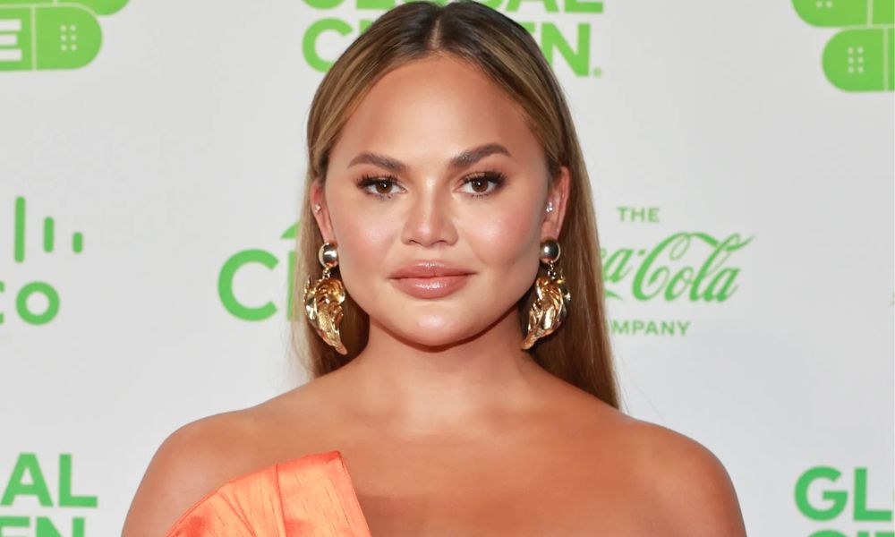 Chrissy Teigen's Net Worth 2022, Early Life, Family, Husband