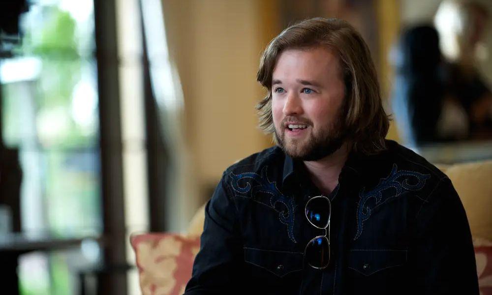 Haley Joel Osment’s Net Worth 2022, Salary, Height, Sister!