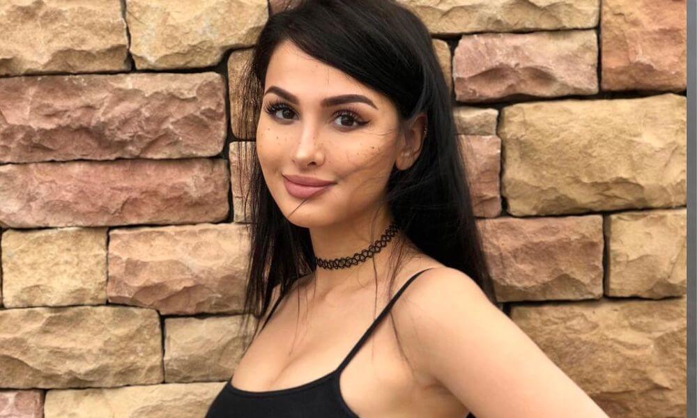 Sssniperwolf Biography